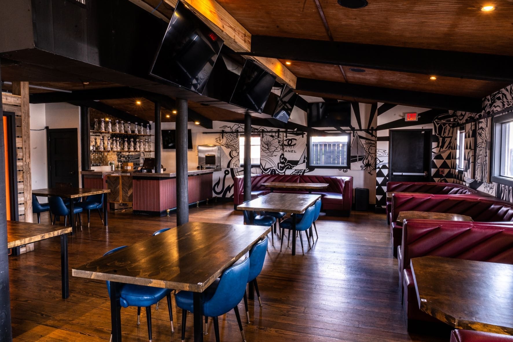 VIP ROOM
